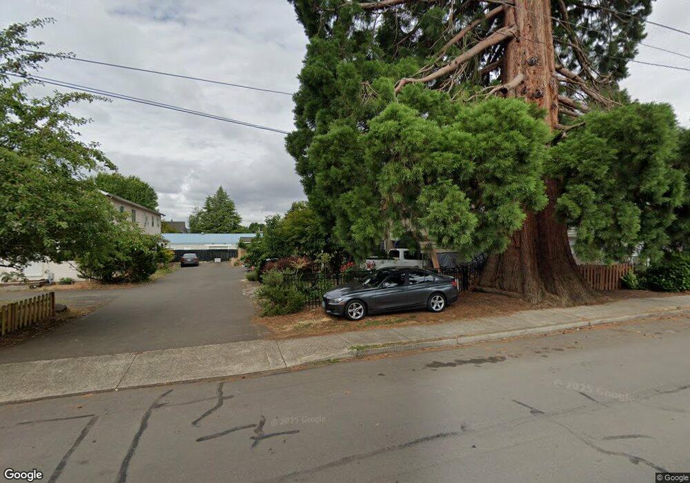 927 N Meridian St, Newberg, OR 97132 - photo 1