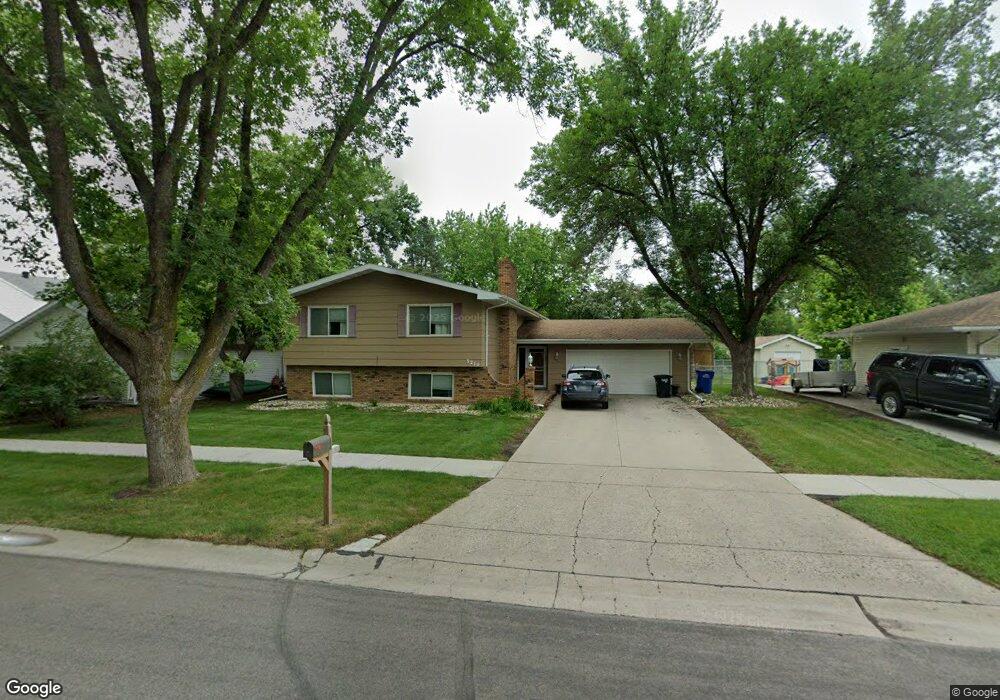 3274 Evergreen Rd N, Fargo, ND 58102 - photo 1