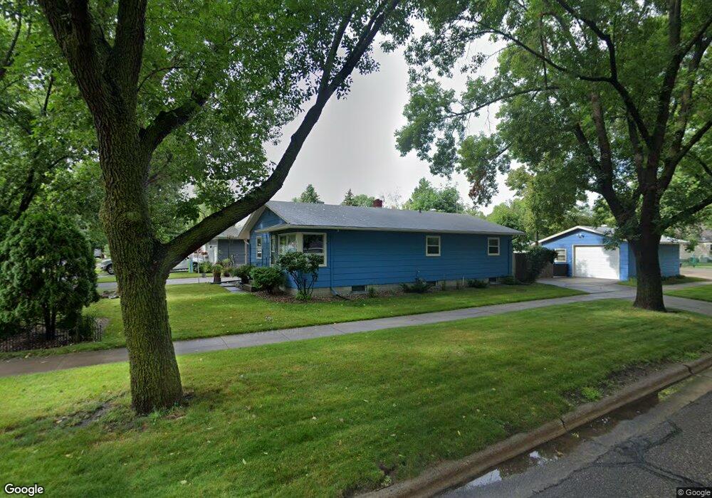 1302 S 17th St, Grand Forks, ND 58201 - photo 1