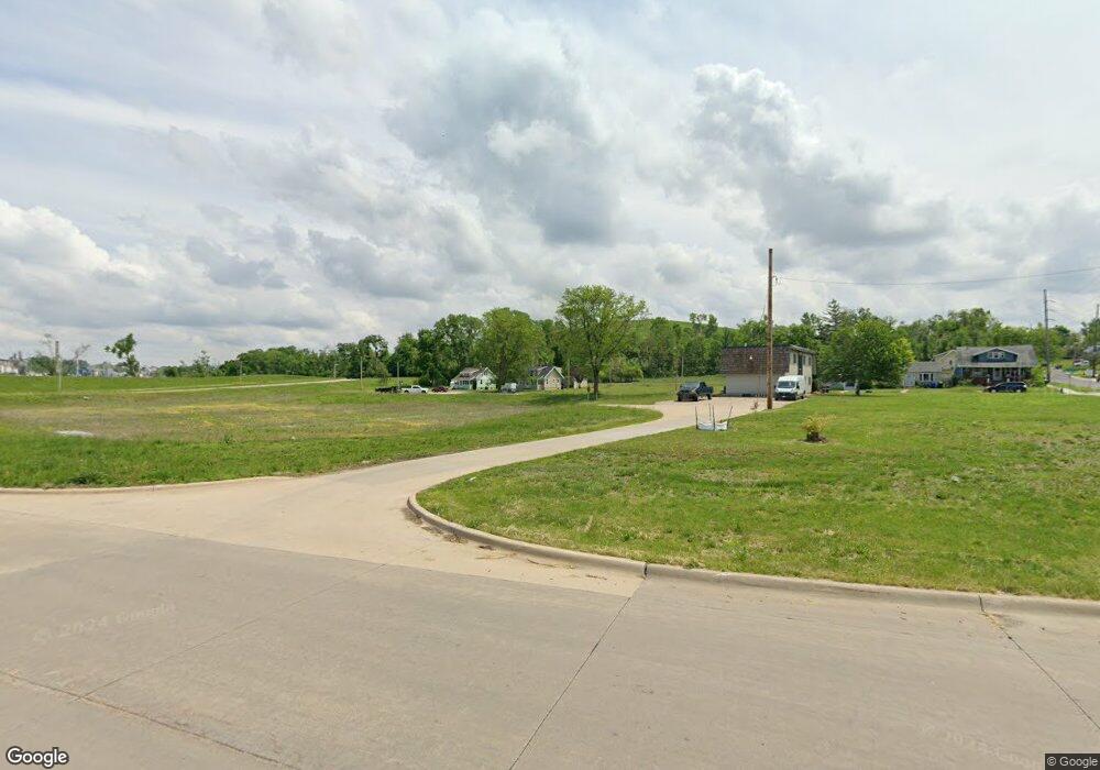 95 21st Ave SW, Cedar Rapids, IA 52404 - photo 1