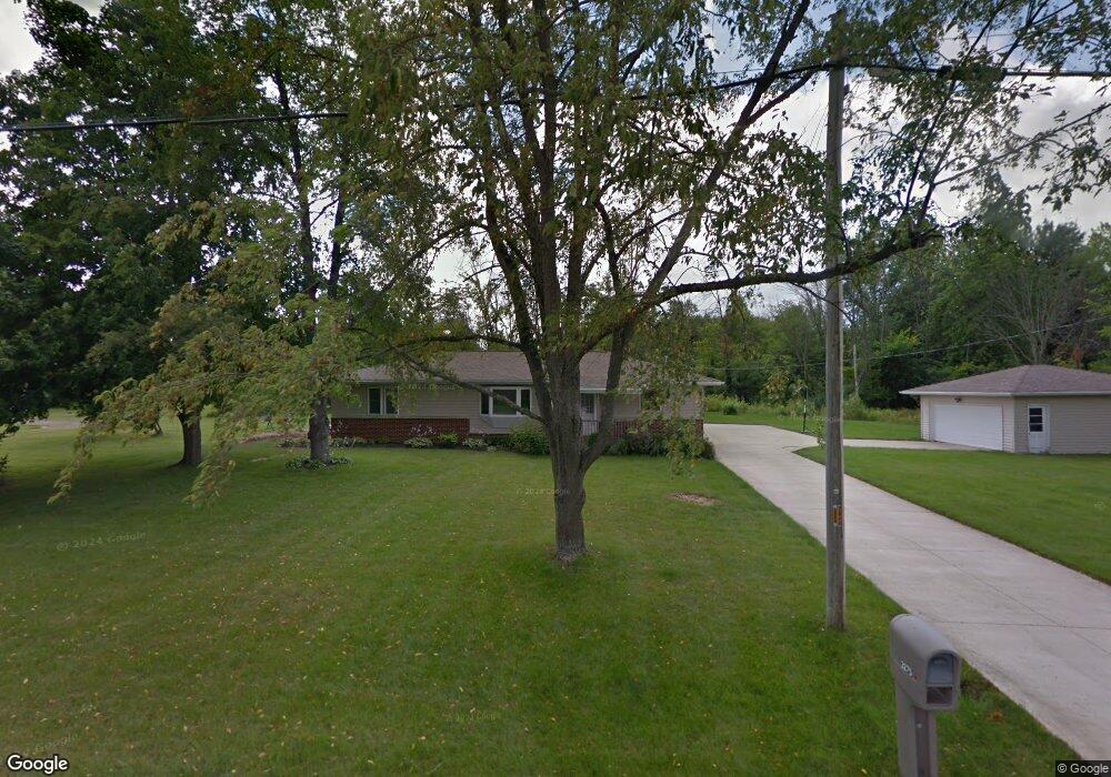 3275 Spring View Dr, Lima, OH 45805 - photo 1