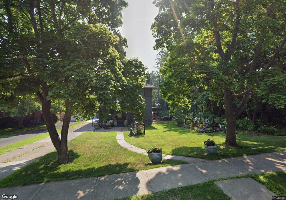 1402 Vermilion Rd, Duluth, MN 55812 - photo 1