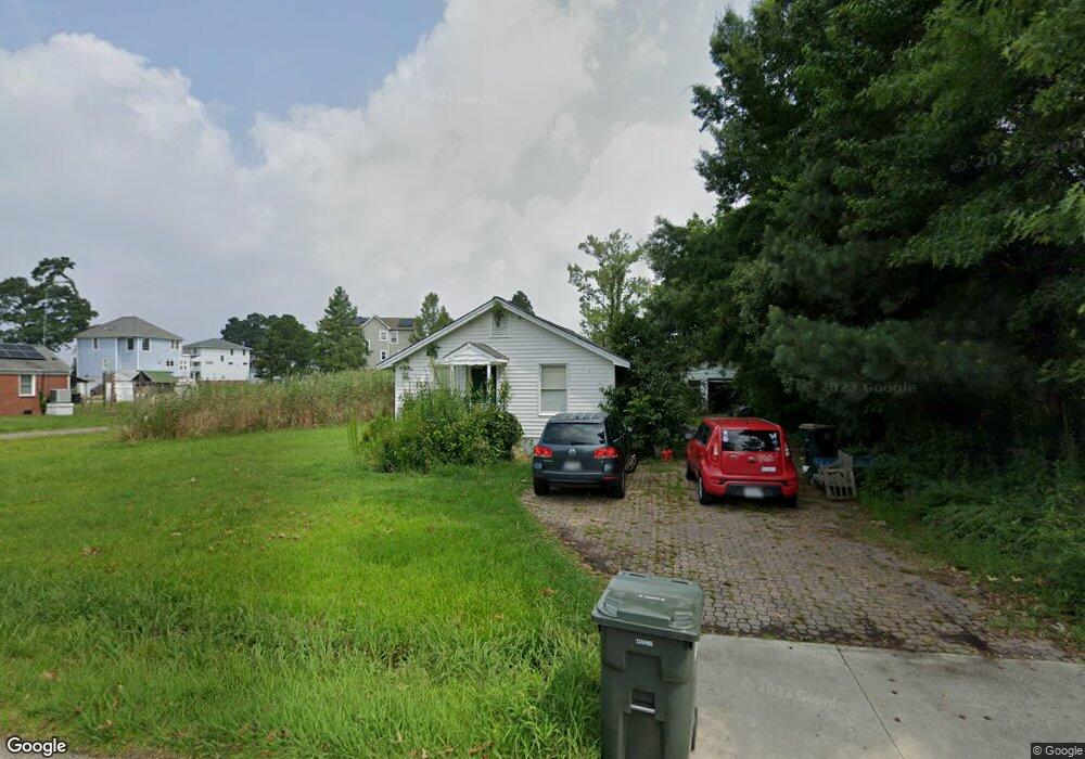 1512 Dandy Loop Rd, Yorktown, VA 23692 - photo 1