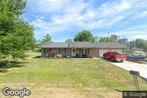 202 Hight Dr, Moweaqua, IL 62550