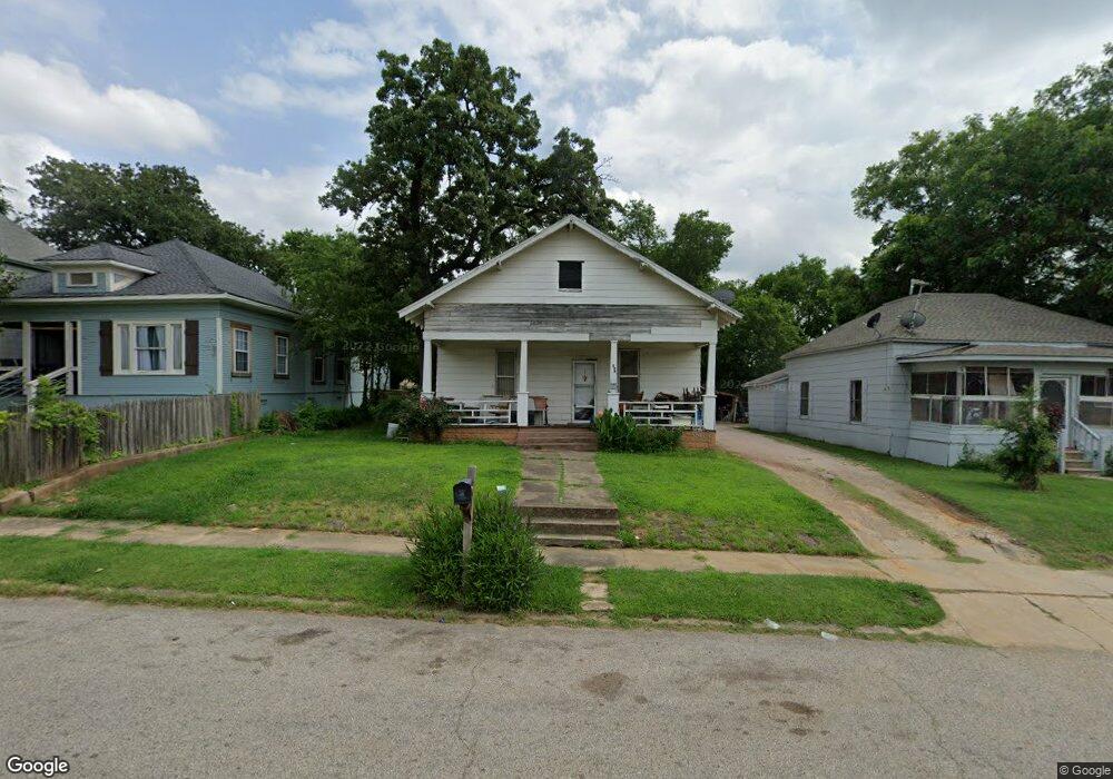 226 W Texas St, Denison, TX 75020 - photo 1