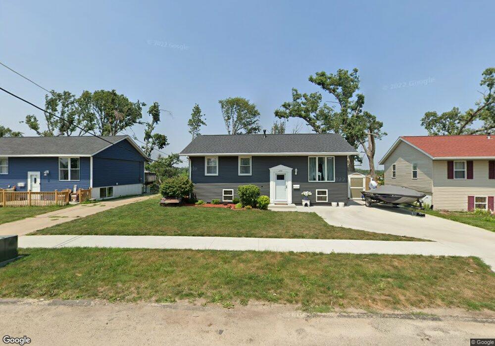 1432 Pawnee Dr NW, Cedar Rapids, IA 52405 - photo 1