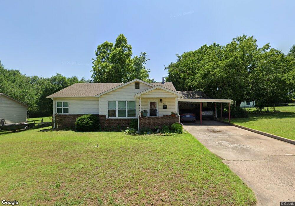 921 E 5th St, Cushing, OK 74023 - photo 1