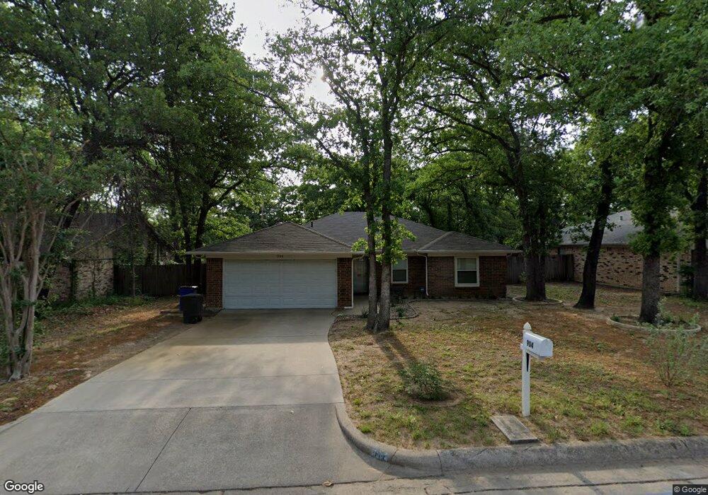 904 Red Oak St, Azle, TX 76020 - photo 1