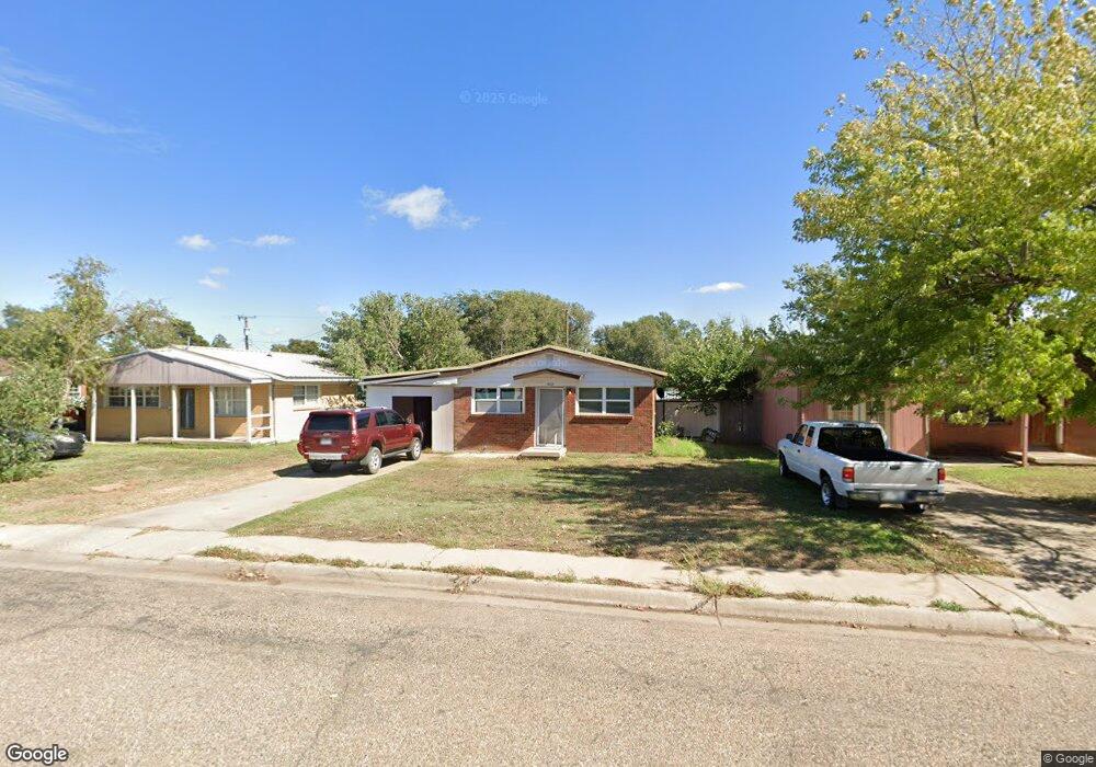 402 Pine Ave, Dumas, TX 79029 - photo 1