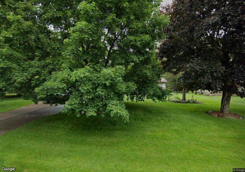 5220 Woodcliff Dr, Flint, MI 48504 - photo 1