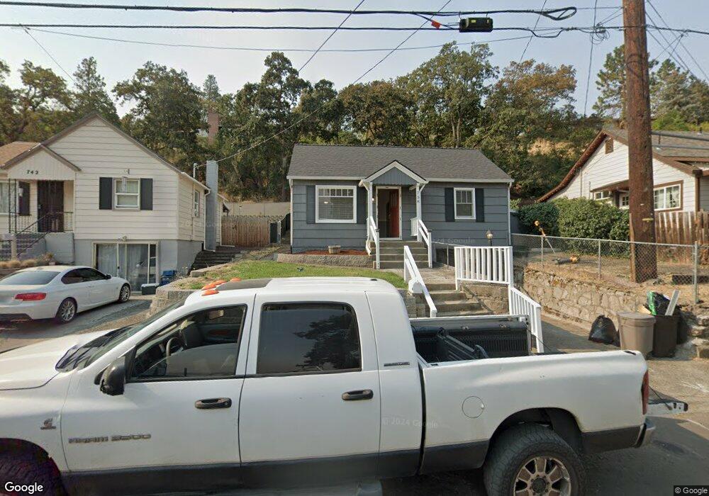 738 E 16th Place, the Dalles, OR 97058 - photo 1