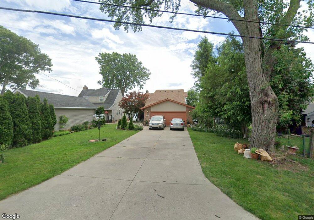 5207 Latimer St, West Bloomfield, MI 48324 - photo 1