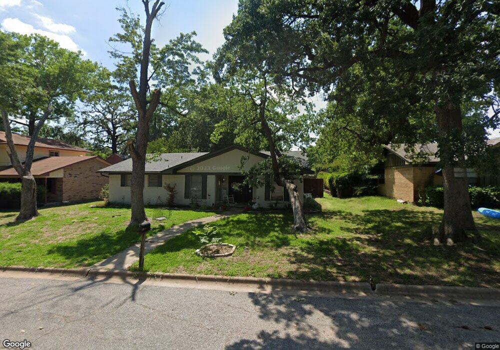 819 S Hyde Park Ave, Denison, TX 75020 - photo 1