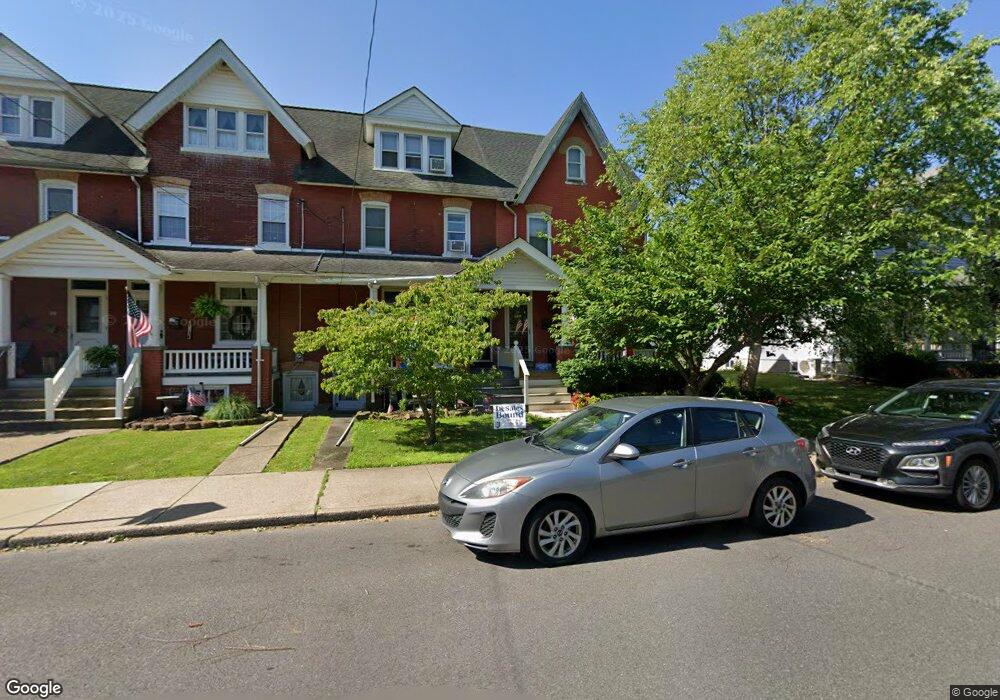 726 Juniper St, Quakertown, PA 18951 - photo 1