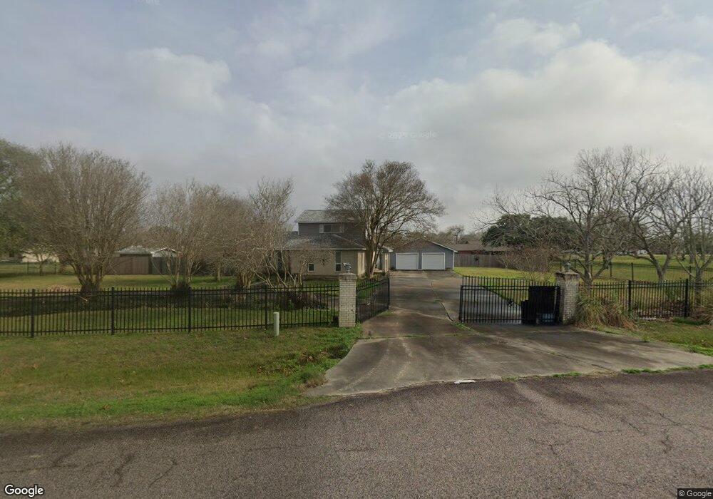 5015 E Zephyr Dr, Alvin, TX 77511 - photo 1