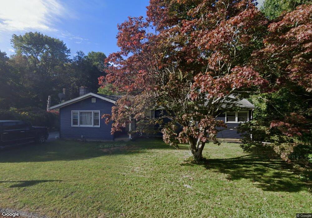 4 Merry Ln, Gales Ferry, CT 06335 - photo 1