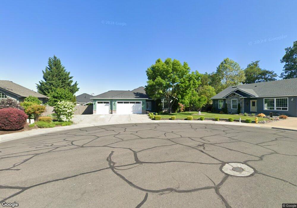 211 Orchardview Cir, Central Point, OR 97502 - photo 1