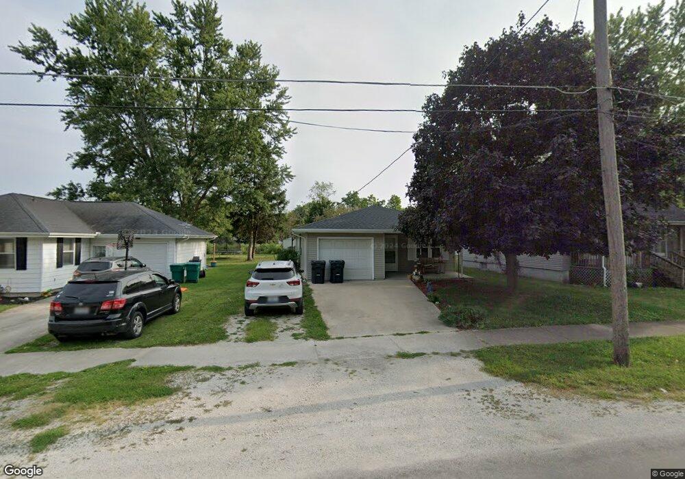 807 E Daggy St, Tuscola, IL 61953 - photo 1