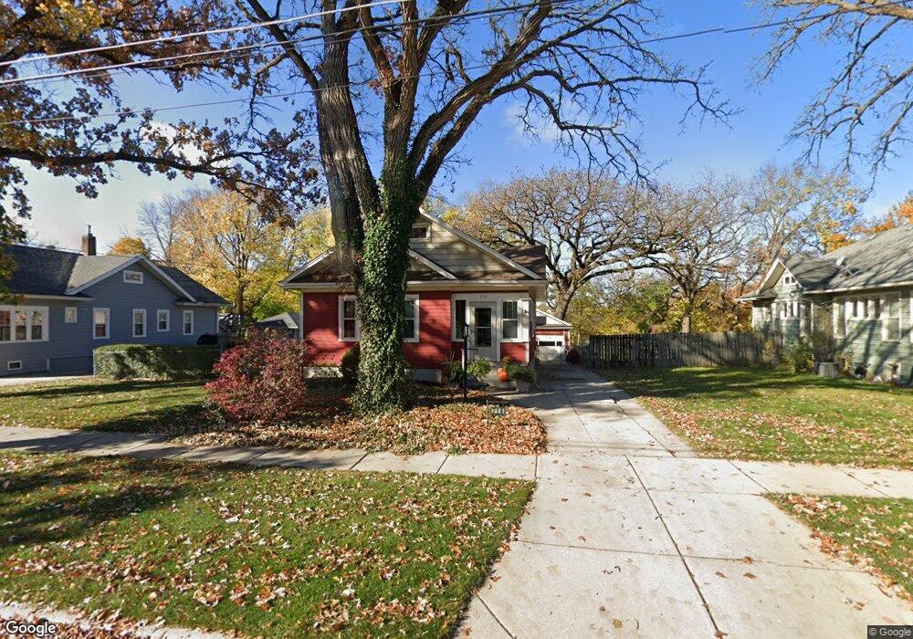 716 N Grove Ave, Elgin, IL 60120 - photo 1