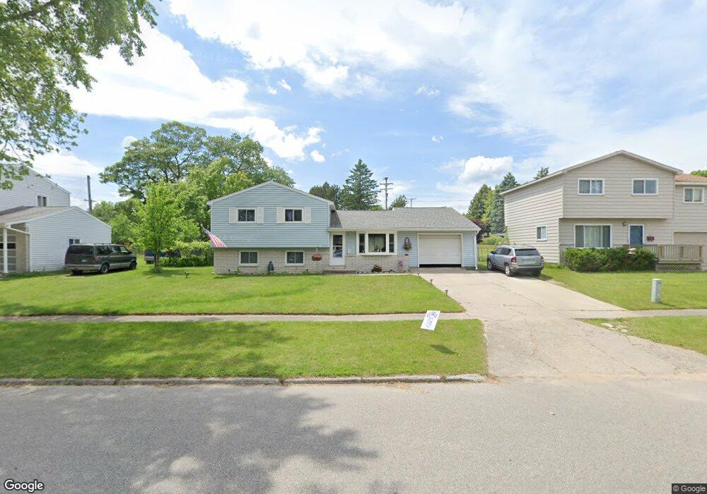 405 Ottawa Dr, Oscoda, MI 48750 - photo 1