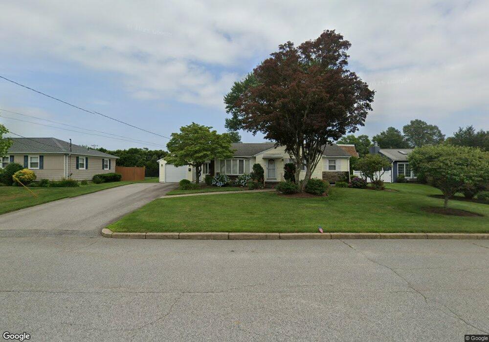 68 Glen View Dr, Cranston, RI 02920 - photo 1