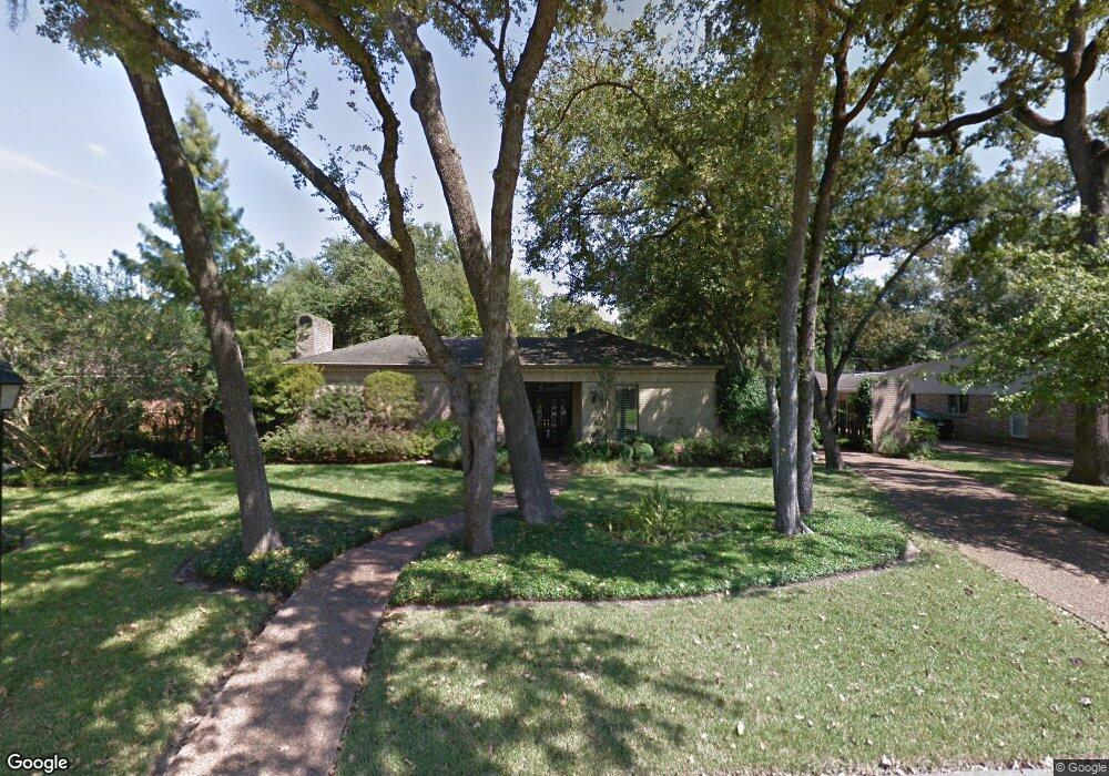 10322 Green Tree Rd, Houston, TX 77042 - photo 1