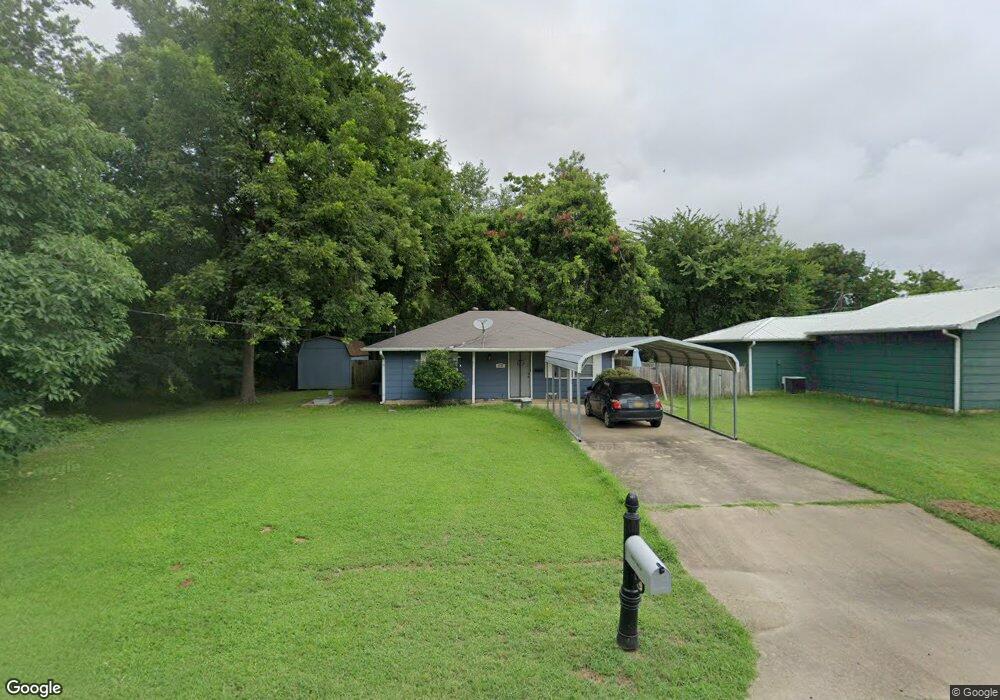 802 W 3rd St, Hugo, OK 74743 - photo 1