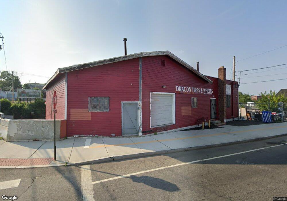 740 N Washington Ave unit 1 FLR, Bridgeport, CT 06604 - photo 1