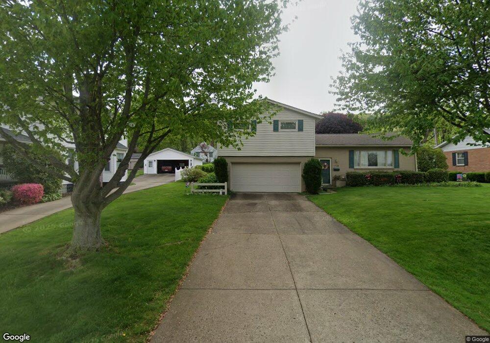 816 Fairview Blvd, Coshocton, OH 43812 - photo 1