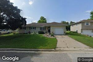 811 Quinn St, Aplington, IA 50604