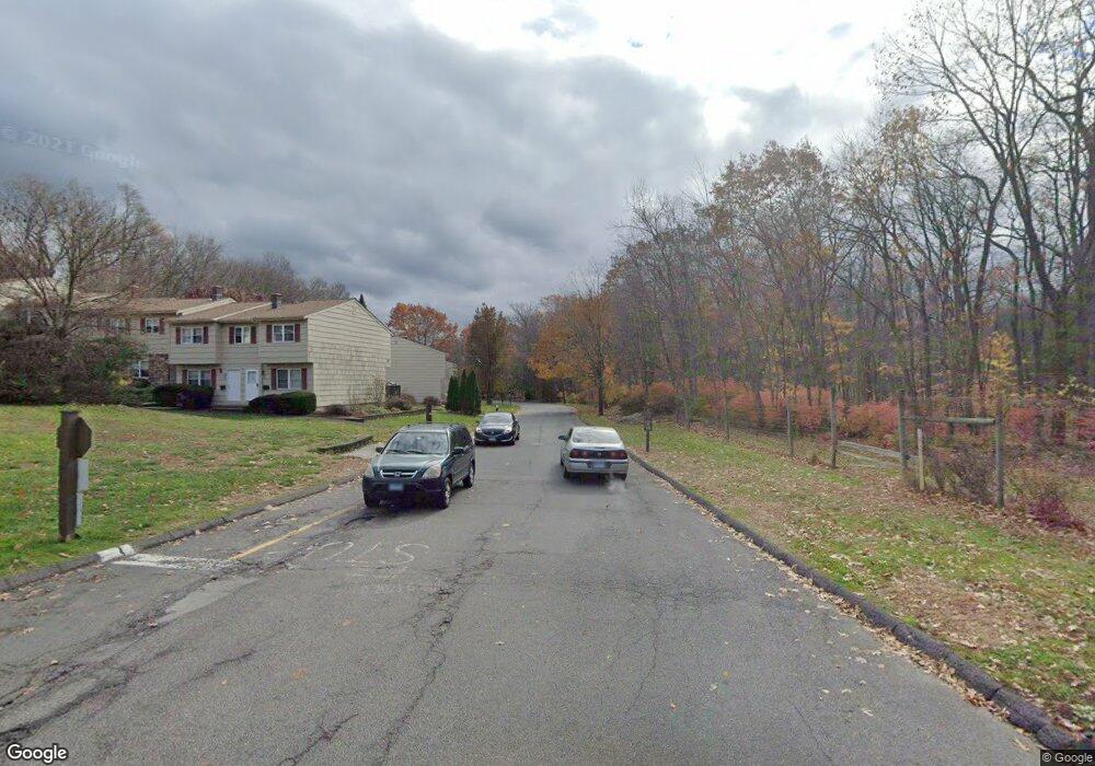 76 Lantern Park Dr unit 5, Naugatuck, CT 06770 - photo 1