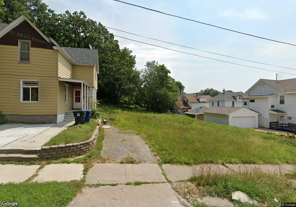 815 Tremont Ave, Davenport, IA 52803 - photo 1
