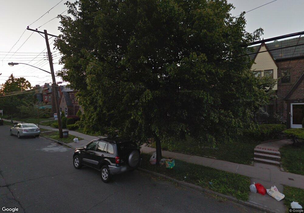 14721 Willets Point Blvd, Whitestone, NY 11357 - photo 1