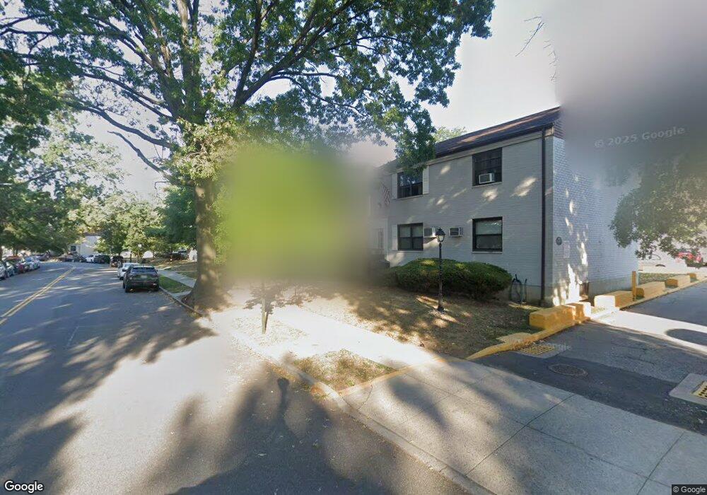 137-03 68 Dr unit Upper, Kew Garden Hills, NY 11367 - photo 1