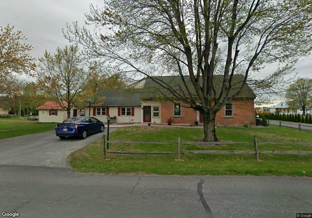 668 S Kinzer Ave, New Holland, PA 17557 - photo 1