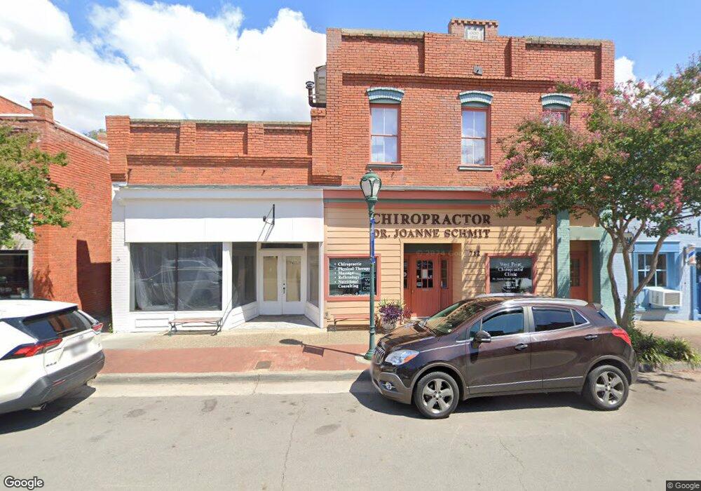 712 Main St, West Point, VA 23181 - photo 1