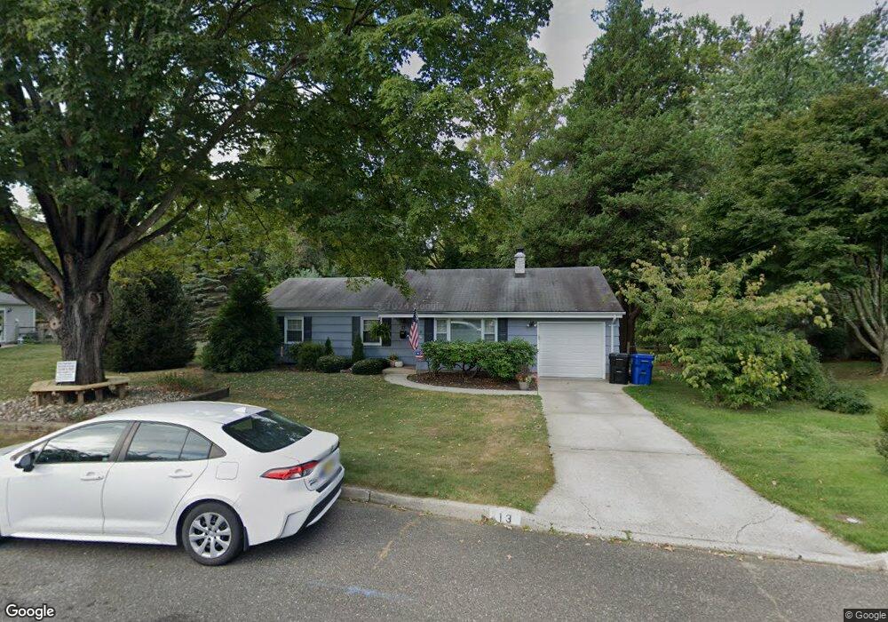 13 Village Ln, Middletown, NJ 07748 - photo 1