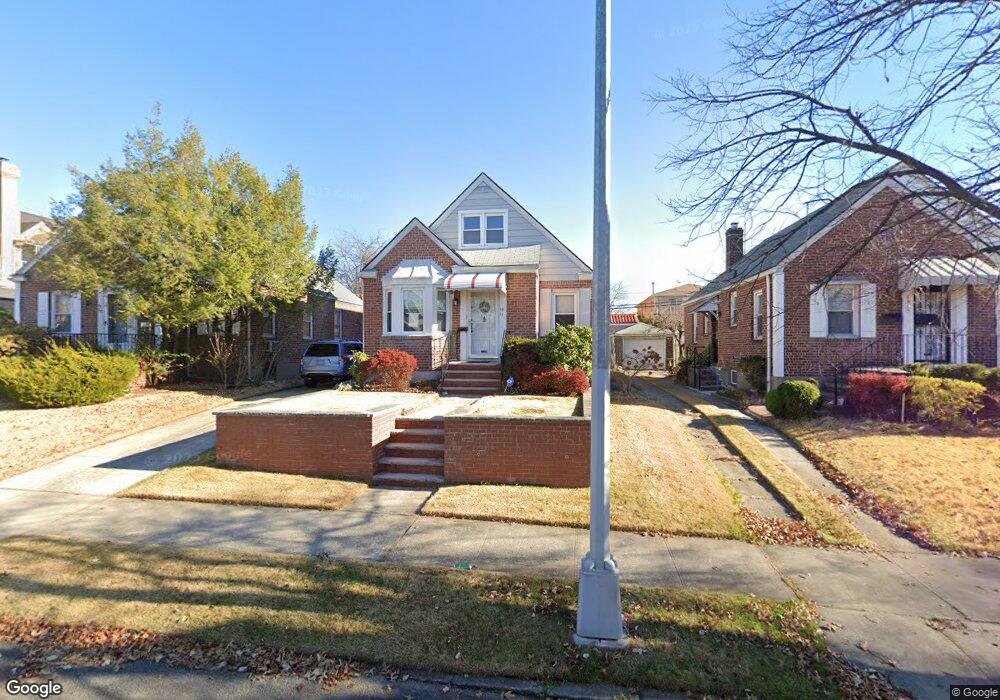 5311 192nd St, Fresh Meadows, NY 11365 - photo 1