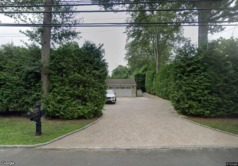 26 Red Spring Ln, Glen Cove, NY 11542 - photo 1