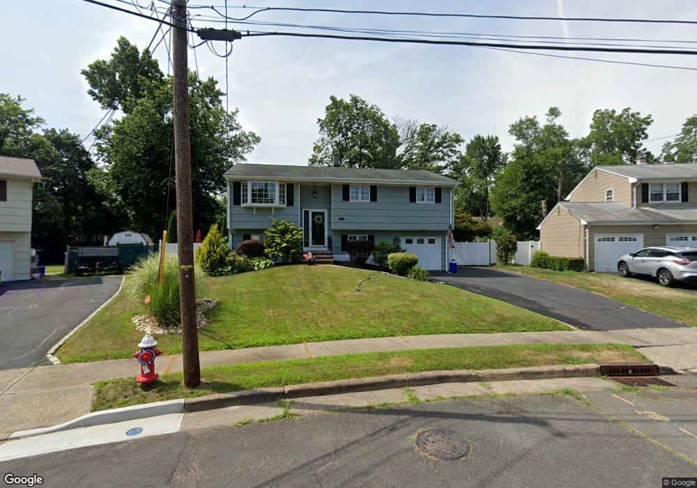 11 Princeton Dr, Middlesex, NJ 08846 - photo 1