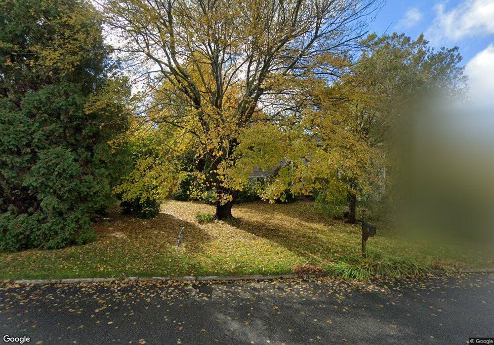 9 Mohegan Rd, Groton, CT 06340 - photo 1