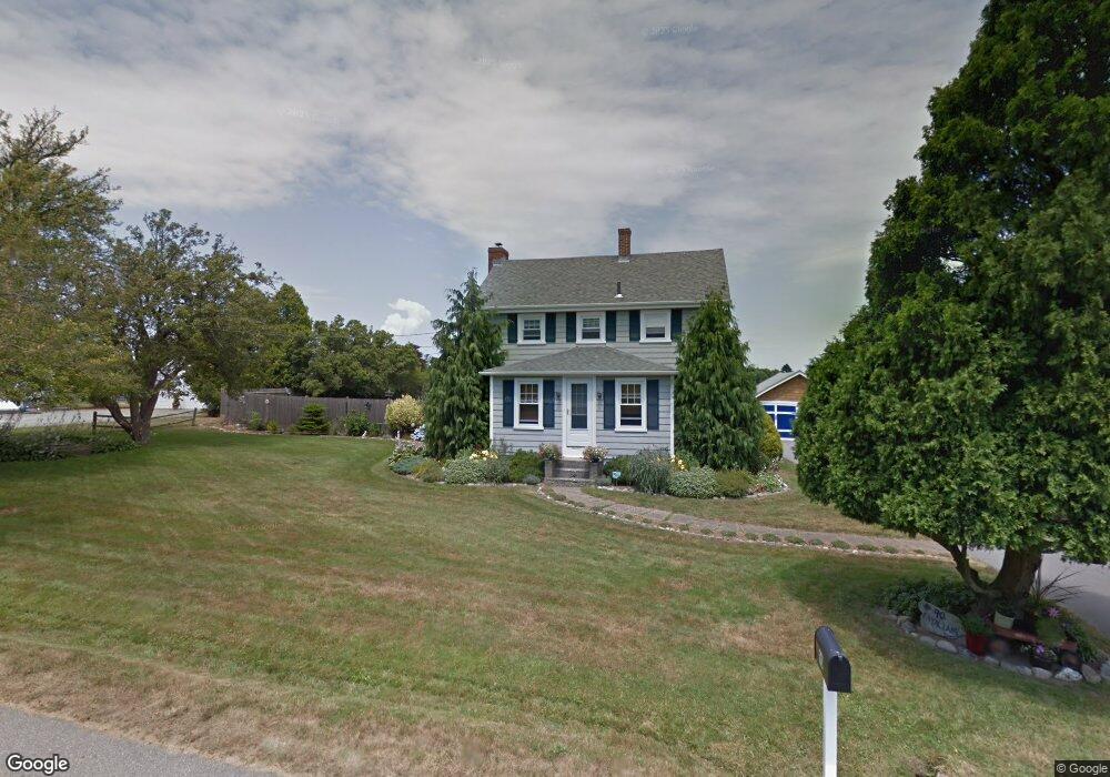 90 Fayal Ln, Middletown, RI 02842 - photo 1