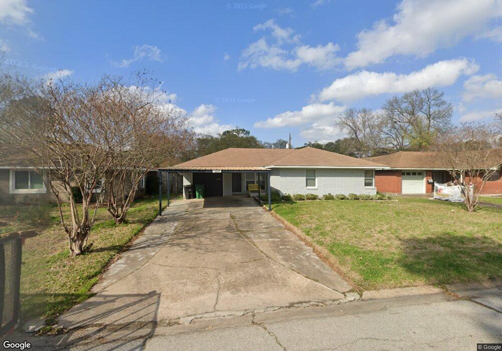 1210 W 30th St, Houston, TX 77018 - photo 1
