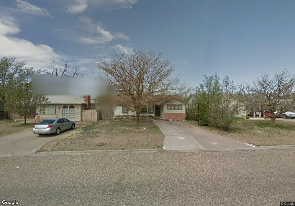 1317 Smythe St, Plainview, TX 79072 - photo 1