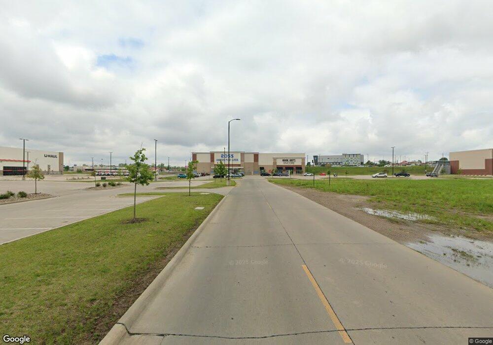 4200 Westdale Dr SW unit 200, Cedar Rapids, IA 52404 - photo 1