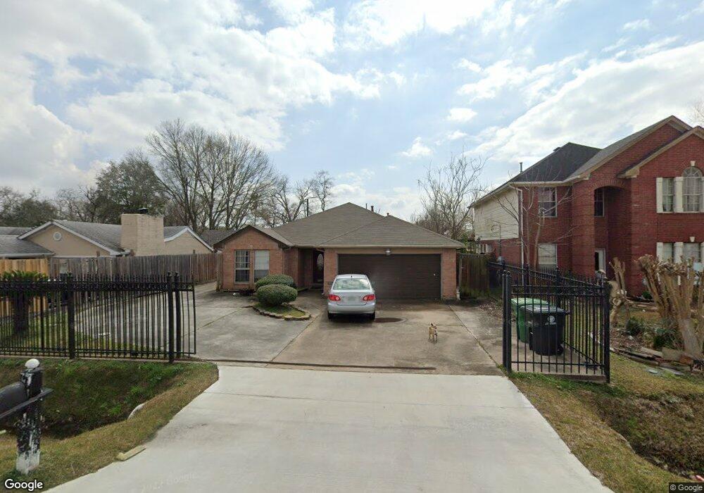 8306 Saylynn Ln, Houston, TX 77075 - photo 1
