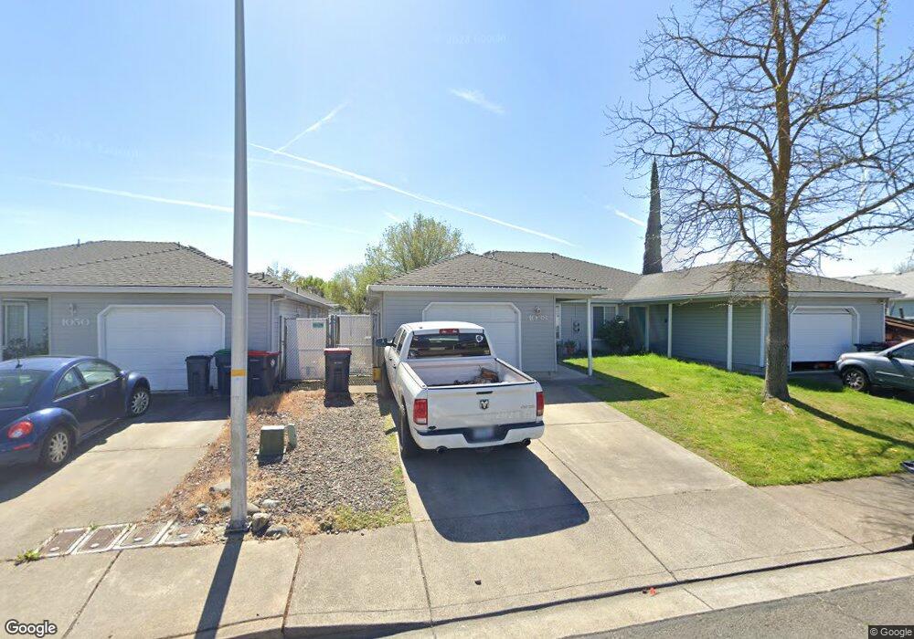 1038 Cherry St, Central Point, OR 97502 - photo 1