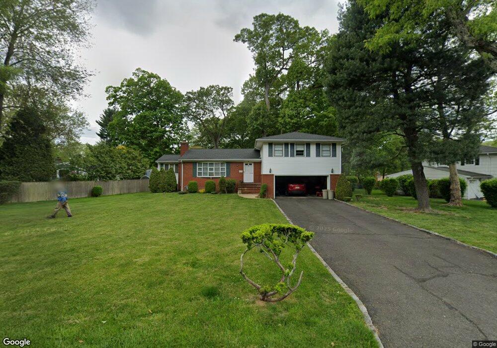 18 Woodbine Cir, New Providence, NJ 07974 - photo 1