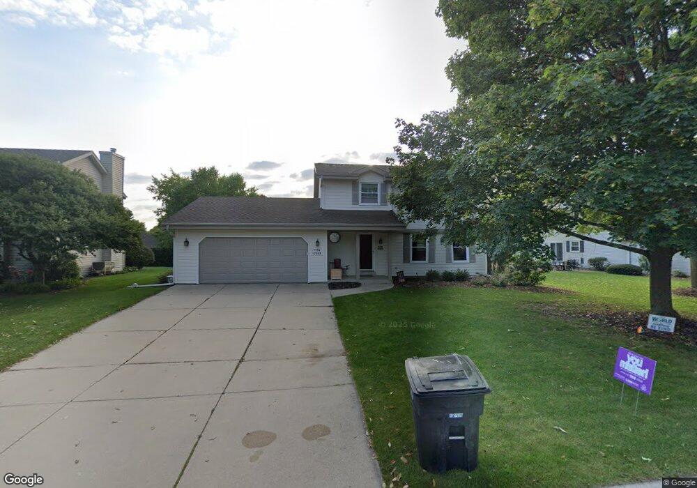 W154N7688 Pheasant Ln, Menomonee Falls, WI 53051 - photo 1