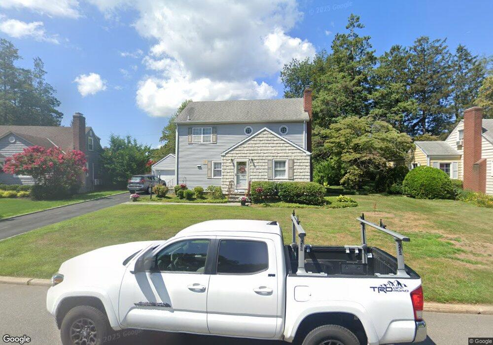 24 Circle Dr, Glen Cove, NY 11542 - photo 1